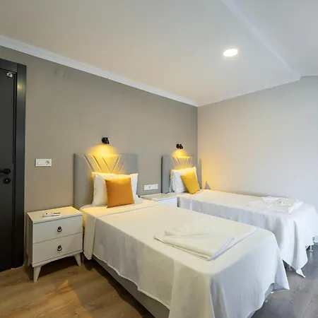 Modern, New Two Bedroom Close To Centre 아파트